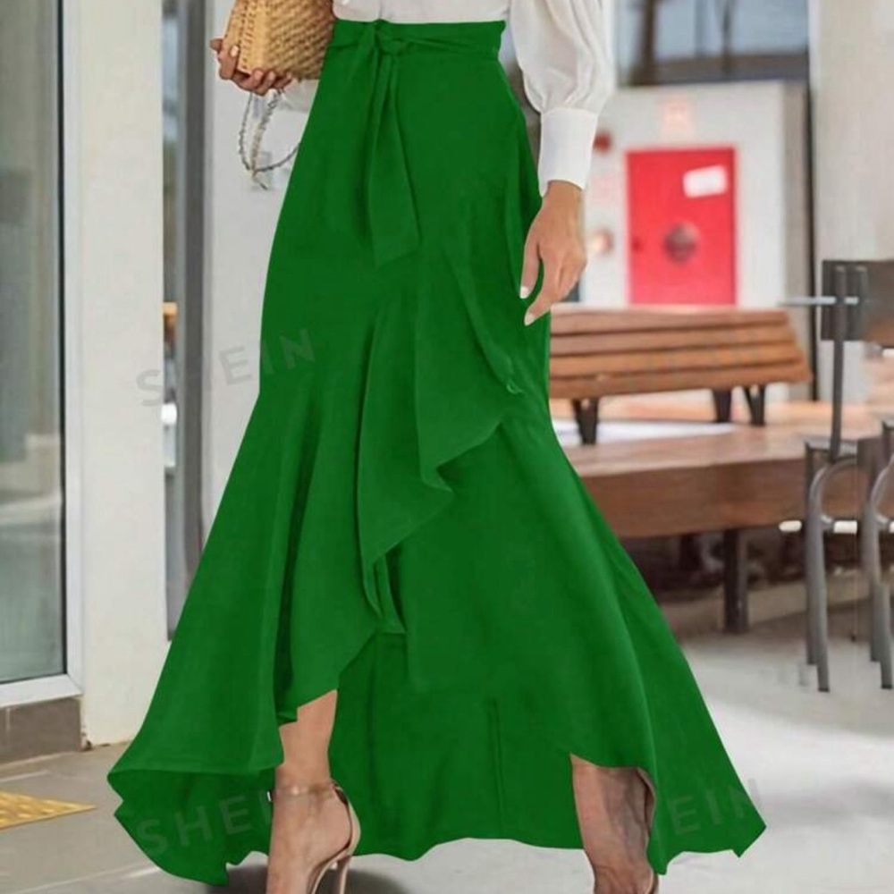 Fishtail Hem Ruffled Skirt